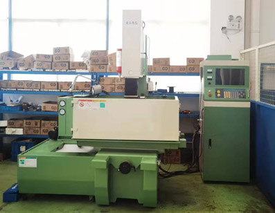 如何對(duì)數(shù)控雕銑機(jī)進(jìn)行簡(jiǎn)單的維護(hù)工作